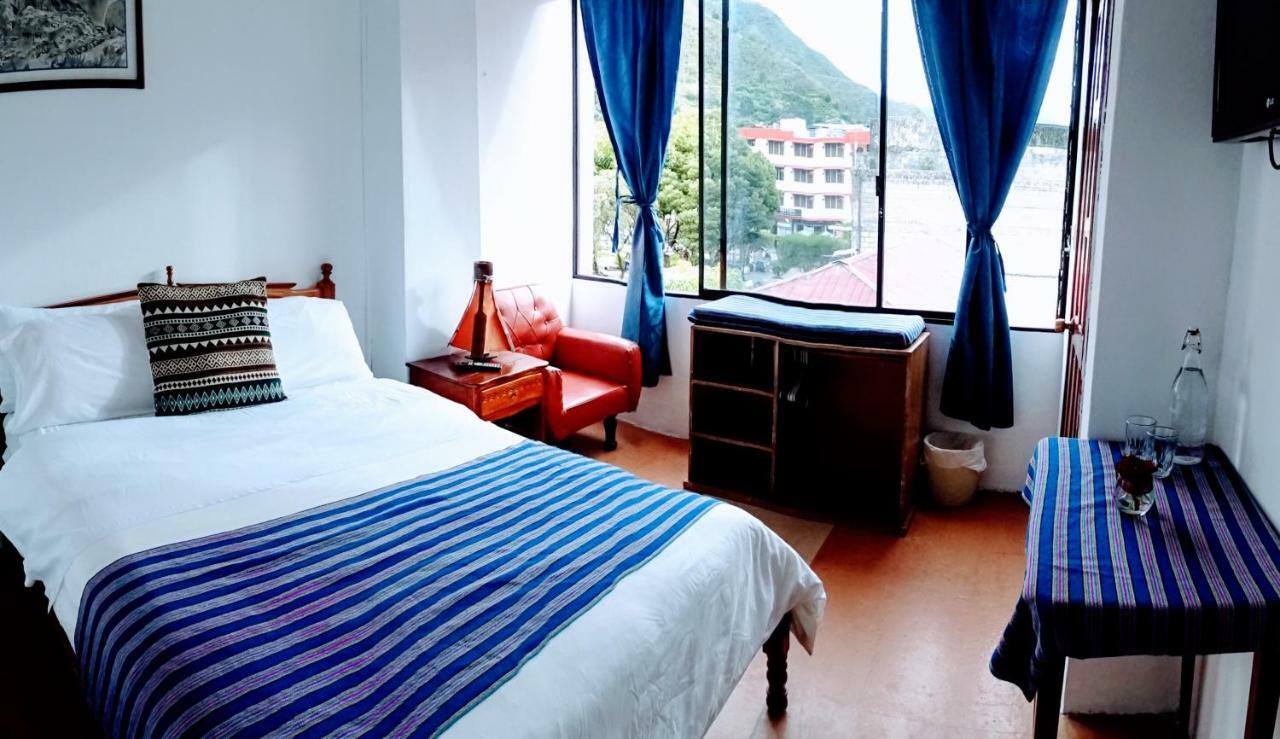 Erupcion Art Hotel & Hostel 바뇨스 외부 사진