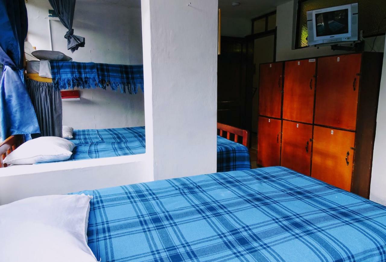 Erupcion Art Hotel & Hostel 바뇨스 외부 사진