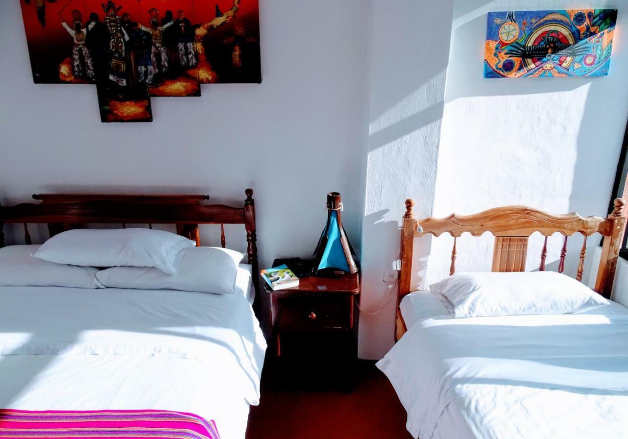 Erupcion Art Hotel & Hostel 바뇨스 외부 사진