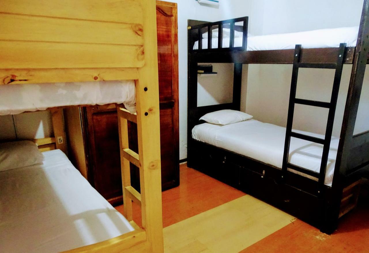 Erupcion Art Hotel & Hostel 바뇨스 외부 사진