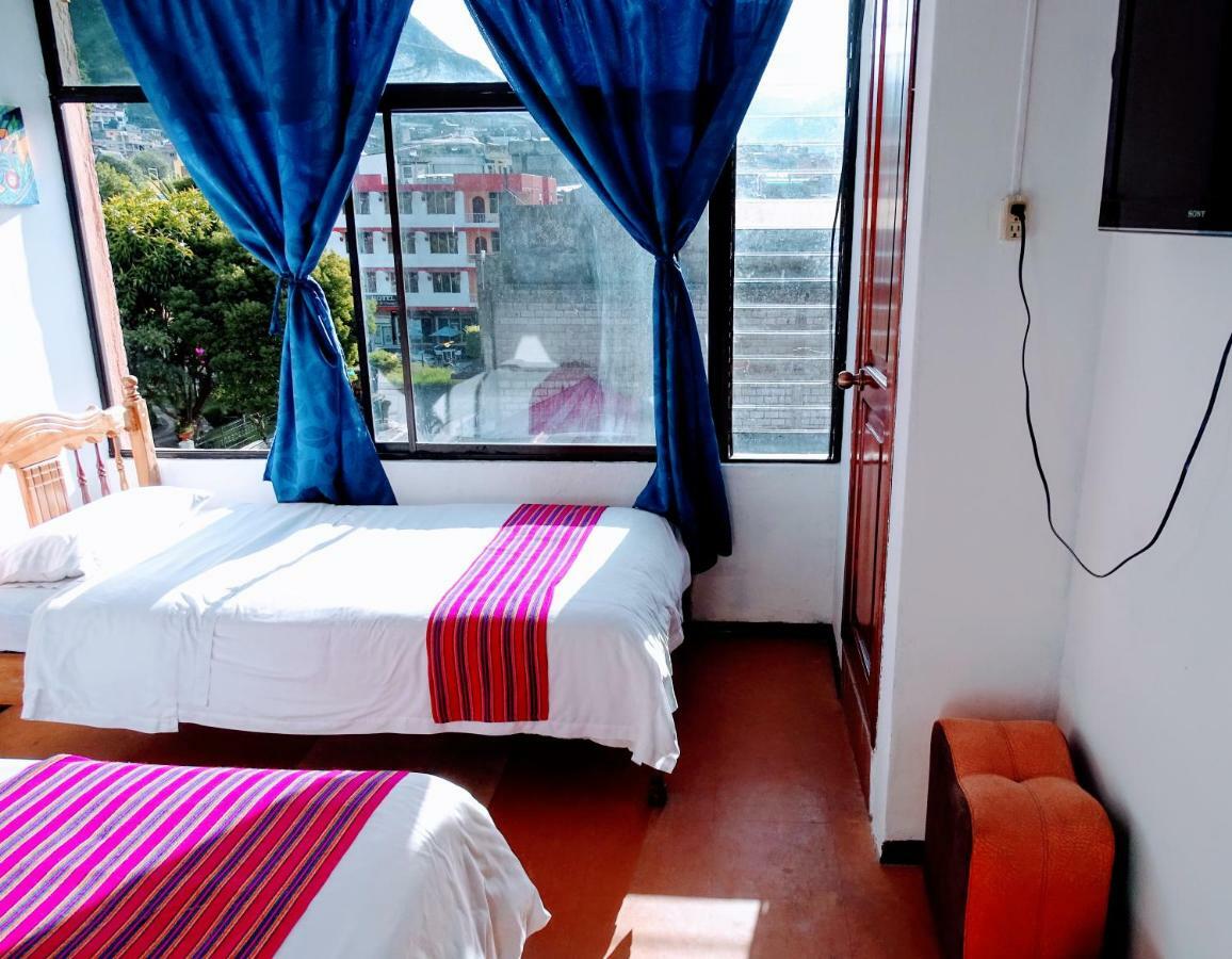 Erupcion Art Hotel & Hostel 바뇨스 외부 사진