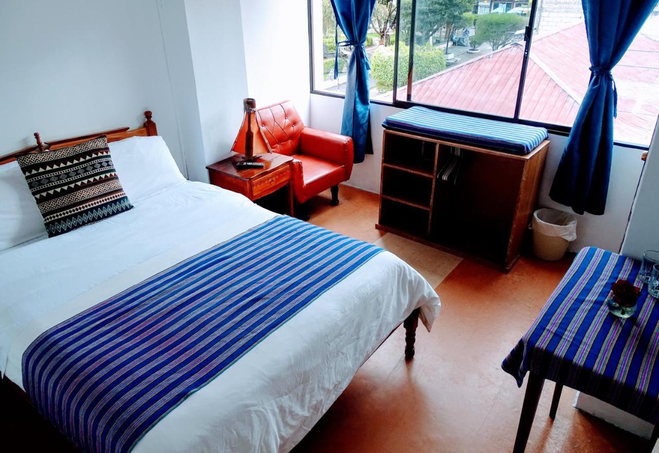 Erupcion Art Hotel & Hostel 바뇨스 외부 사진